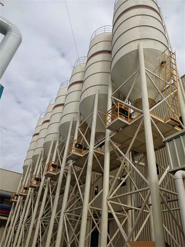 廣西欽州西牛皮防水廠—瀝青罐、設備、管線、制作、安裝、保溫、防腐項目。